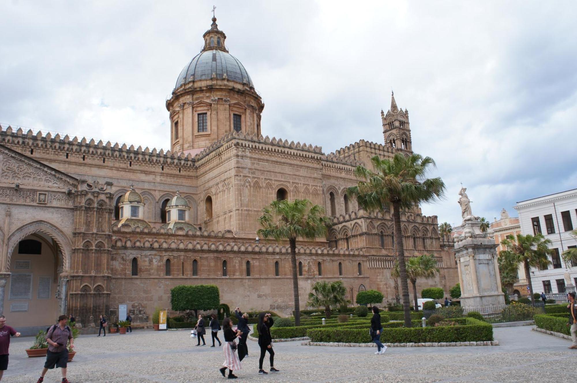 Cathedral Apartment Palermo Buitenkant foto