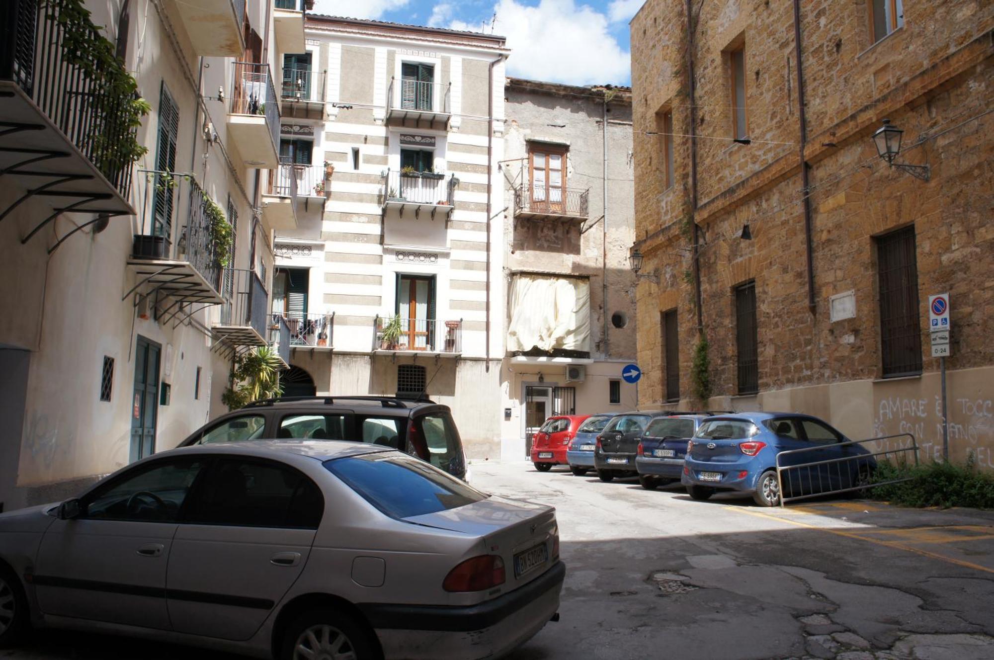 Cathedral Apartment Palermo Buitenkant foto